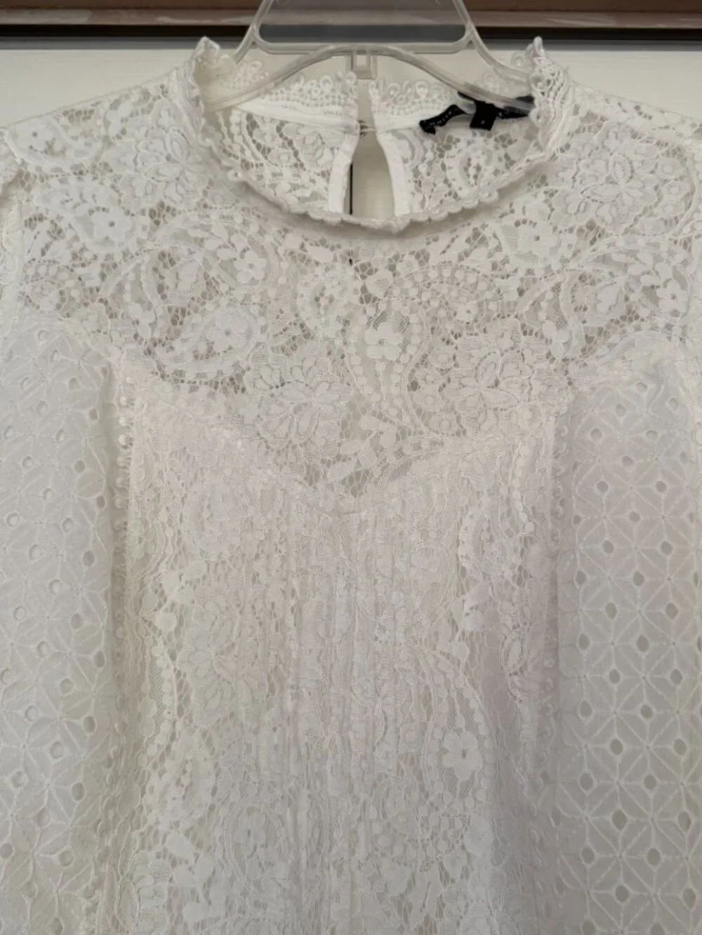 White House Black Market Lace Blouse sz 12 Mock Neck Ruffle Feminine Top - Picture 8 of 10